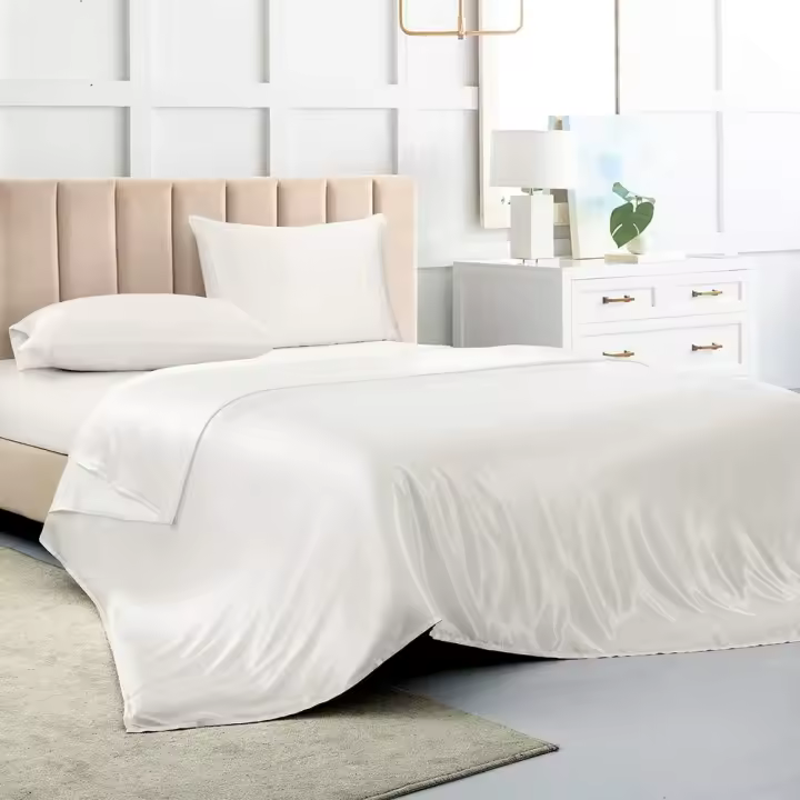 Juego de sábanas de satén tamaño Queen, sábanas de Seda Blanca, Juego de Ropa de Cama Suave de 4 Piezas con 1 sábana Bajera de Bolsillo Profundo, 1 sábana encimera y 2 Fundas de Almohada - 1