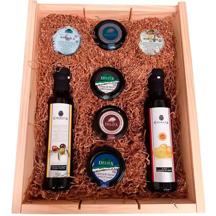 Set Gourmet para regalo Navideño con crema de queso para untar, crema de torta, jamón curado para untar, aceite de oliva virgen extra, vinagre de jerez en 250 ml y mermeladas naturales - 1