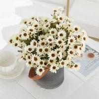 Pequeñas Flores Artificiales De Margarita Para Boda Decoración De Hogar Navidad Accesorios De Floristería DIY Accesorios De Alineación Floral Para Bodas Y Fiesta De Aniversario - details 3