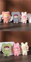 Muñeco De Peluche Mini Dora El Explorador Y Su Primo Grande Adorno Para Coche Accesorios Lindos Y Gruesos De Juguete Kawaii Regalo Para Decoración Del Consolador Central - details 3