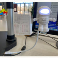 Lámpara De Lectura Portátil En Forma De Astronauta Blanco USB Para Escritorio Luz Nocturna LED Para PC Y Computadora Fuente DC 5V - details 6