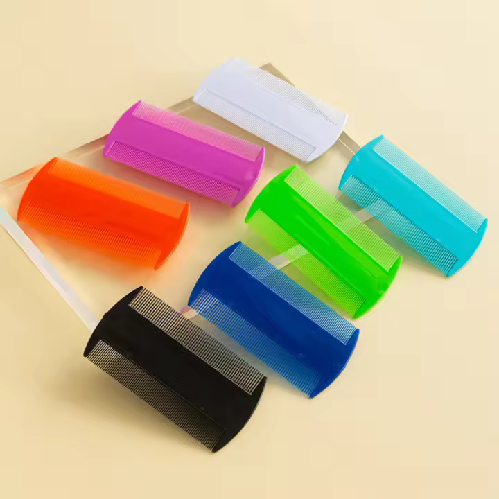 Paquete de 4 peines de Piojos de plástico multicolor para detectar Piojos DE LA Cabeza, peines de Piojos DE LA Cabeza de dientes finos para mascotas, Niños, adultos (colores aleatorios) - 1