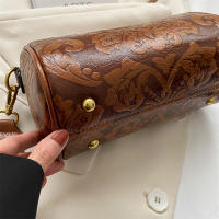 Bolso De Hombro Cruzado Estilizado Chino Para Mujeres Bolso Cilíndrico Con Relieve De Flor Cierre De Cremallera Material PU Y Lona Interior - details 14