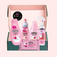 THE FRUIT COMPANY - PACK ESPECIAL BAÑO, COMPUESTO POR GEL DE BAÑO, JABON DE MANOS, COLONIA, TOALLITAS HUMEDAS, BALSAMO LABIAL Y AMBIENTADOR DE AROMA FRESA Y NATA - - details 1