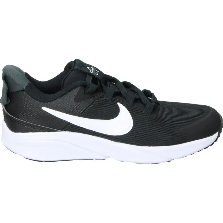 NIKE | Deportiva Infantil Nike Star Runner 4 – Zapatilla en Color Negro – Zapatilla Deportiva con Cierre de Cordones – Versátiles – Muy Combinables – Modelo DX7614-001 - 1
