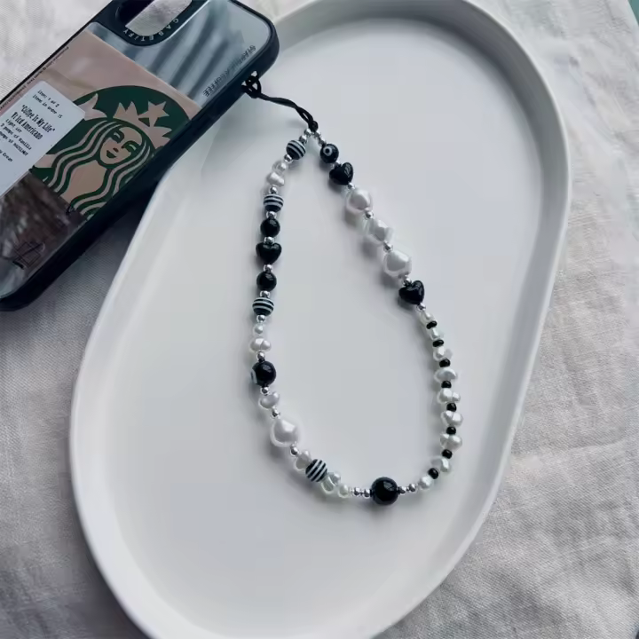 Cadena De Teléfono Con Corazón Y Perlas En Negro Y Blanco KKBEAD Amuleto Anti-Malédito Encanto De Joyería Para Teléfonos Cadena De Móvil Para Mujeres - 1
