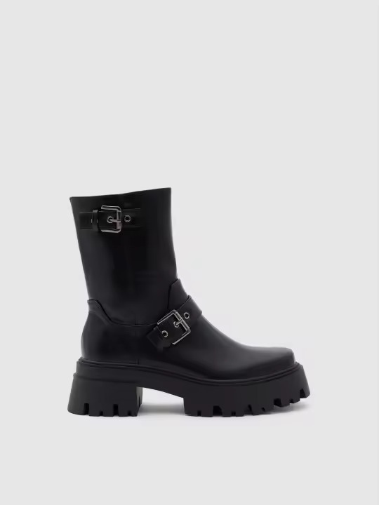 Bota con puntera cuadrada, confeccionada en tejido de efecto piel INSIDE - 1