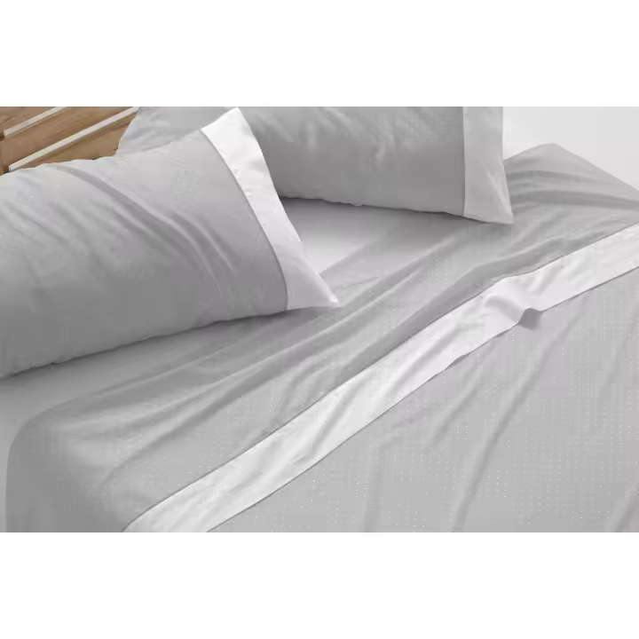 Juego de sábanas Burrito Blanco, incluye encimera, bajera ajustable y funda de almohada. Diseño elegante de topos en beige sobre blanco. Tejido 144 hilos, algodón 50%-poliéster 50%: Suave, duradero y de fácil planchado. Bajera para colchones hasta 32 cm - 1