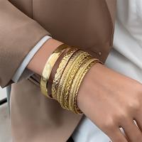 Juego De 10 Pulseras De Cadena Cubana Punk Para Mujeres Y Hombres Pulseras Bohemias Multicapa De Color Dorado Con Encantos Joyería Moda Regalo - details 0