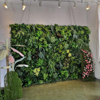 Pared De Plantas Artificiales Reutilizable Fondo De Hierba Panel De Pared Plástico Jardín Falso Verde Con Valla Colgante Decorativa Para Exposiciones Y Decoración De Espacios Exteriores - details 2