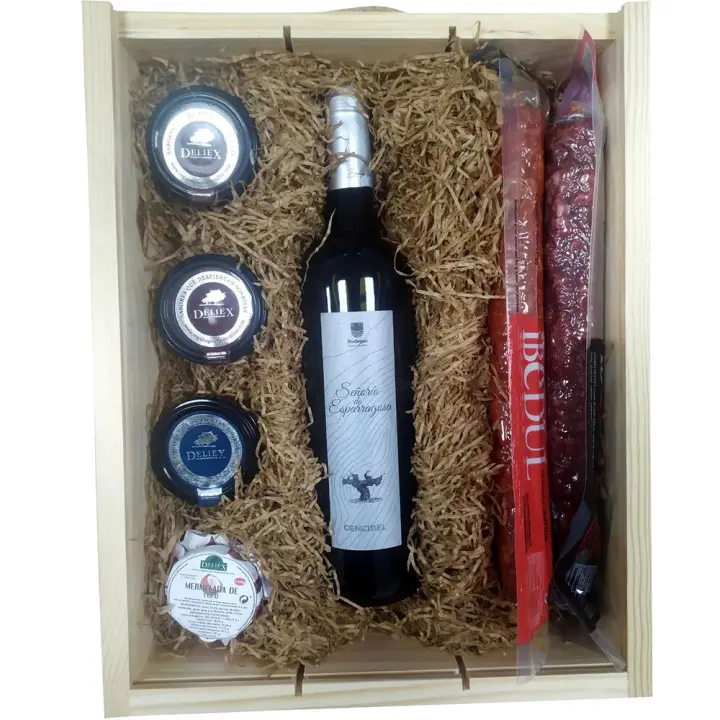 Regalos de empresa o particulares con productos Gourmet en caja de madera con vino, ibericos, patés y mermelada - 1