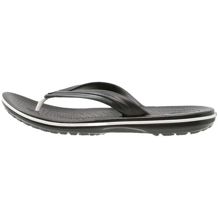 Zapatillas marca Crocs modelo 11033-001 para unisex en color negro - 1