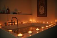 WAI 2 MARKET -  Pack de 50-800 Velas de Té Blancas Sin Perfume, Tealights Sin Humo y Sin Olor – 4.5 Horas de Combustión, Perfectas para Decoración de Casa, Fiestas, Bodas y Eventos, Luz Suave y Duradera, Ideal para Crear Ambiente Cálido y Acogedo - details 1