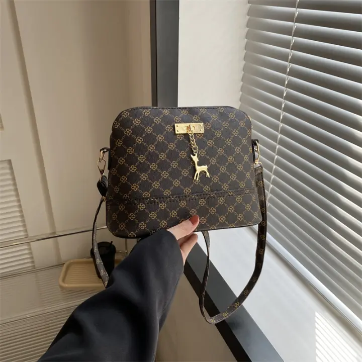 Bolso De Hombro Para Mujer En Cuero PU Con Colgante De Ciervo Y Forma De Concha Bolso Cruzado Pequeño Moda Bolsos - 1