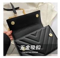 Bolso De Mano Pequeño En V De Lujo 22*15*7cm Para Mujer Bolso De Hombro Cadena Moda Popular Bolsos De Tote Diseñador Versátil - details 7