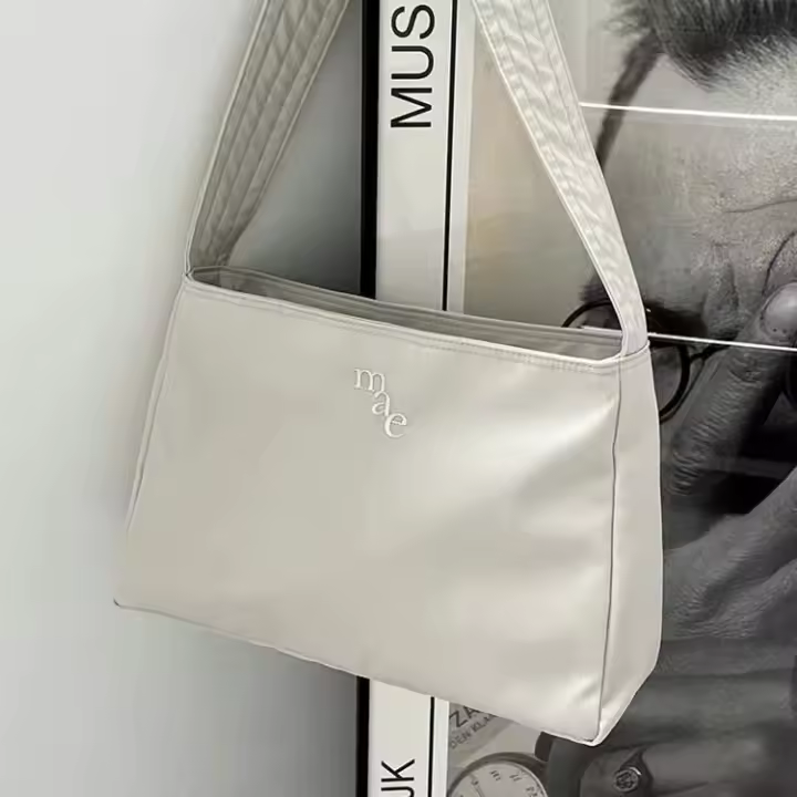 Bolso De Moda Coreana Mucu & Ebony Para Mujer Bolsa De Hombro Sencilla Bordada En Nylon Underarm Bolsa De Compras - 1
