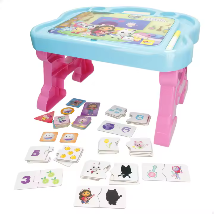 Lisciani Gabby's Dollhouse - Escritorio infantil, incluye 10 juegos educativos, pizarra con rotulador y esponja para dibujar y borrar, mesa para pintar, mesas infantiles, para niños a partir de 3 años, tiene instrucciones - 1