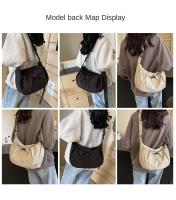 Bolso De Hombro De Nylon Nueva Diseño En Niche Color Sólido Con Pliegues Bolso Cruzado Versátil Para Uso Casual En Clase Y Comuting - details 9