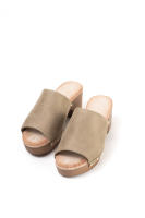 Lyla Wang Sandalias mujer mules con tacón alto y plataforma efecto madera con tachas y plantilla acolchada - details 13