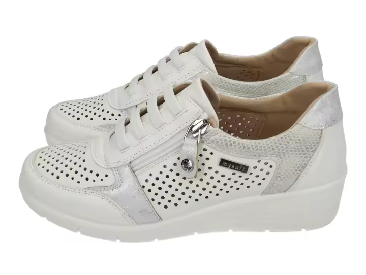Deportivos marca MYSOFT para mujer en color blanco. Zapatillas cómodas Mysoft mujer blancas con cremallera lateral y diseño perforado transpirable - 1