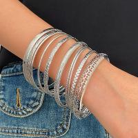 Juego De 10 Pulseras De Cadena Cubana Punk Para Mujeres Y Hombres Pulseras Bohemias Multicapa De Color Dorado Con Encantos Joyería Moda Regalo - details 3