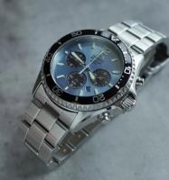 ​reloj cronógrafo hombre solar Orient Sports Chronograph Ice Blue Panda RA-TX0206L 42.8mm 200m WR cristal de zafiro correa de acero (funciona con energía solar o luz) - details 3