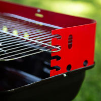 Aktive - Barbacoa carbón portátil, con cortavientos y parrilla regulable en altura (4 alturas), fabricada de acero, tamaño pequeño y manejable, barbacoas de carbon, bbq, cocina exterior, perfecta para espacios pequeños - details 2