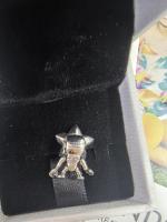 PANDORA Stranger Things 793562C01 - Colgante móvil de Plata de Lei con circonitas, compatible con Plumas Moments, Rot, Plata de Lei, Circonita cúbica - details 3