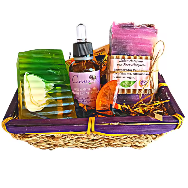 Cesta Regalo Mimbre o Tela (según disponibilidad) Cosmética Ecológica. Pack Regalo. Pumarshop Cinnia Natura. Serum, Jabones Artesanos, Crema de Manos. Envuelto para Regalo Sin Coste Adicional - 1