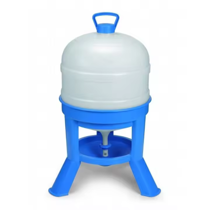 Bebedero con Patas para Gallinas 30 LITROS COPELE Bebedero para gallinas con capacidad de 30 litros y fabricado totalmente en plástico de alto impacto, que garantiza una gran resistencia y durabilidad - 1