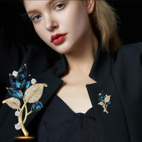 Broche De Cristal Serie De Plantas Moda Para Mujer Joyería De Ropa Accesorios De Fiesta Forma De Flor Y Hoja - details 0