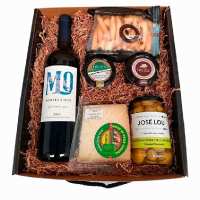 Deliex - Regalo Caja lote gourmet - Vino montequinto crianza, quesos en cuña y patés y cremas para Untar, paté de jamón, Aceitunas y colines, cestas de Navidad o regalos para cumpleaños y amigos o compromisos - details 2