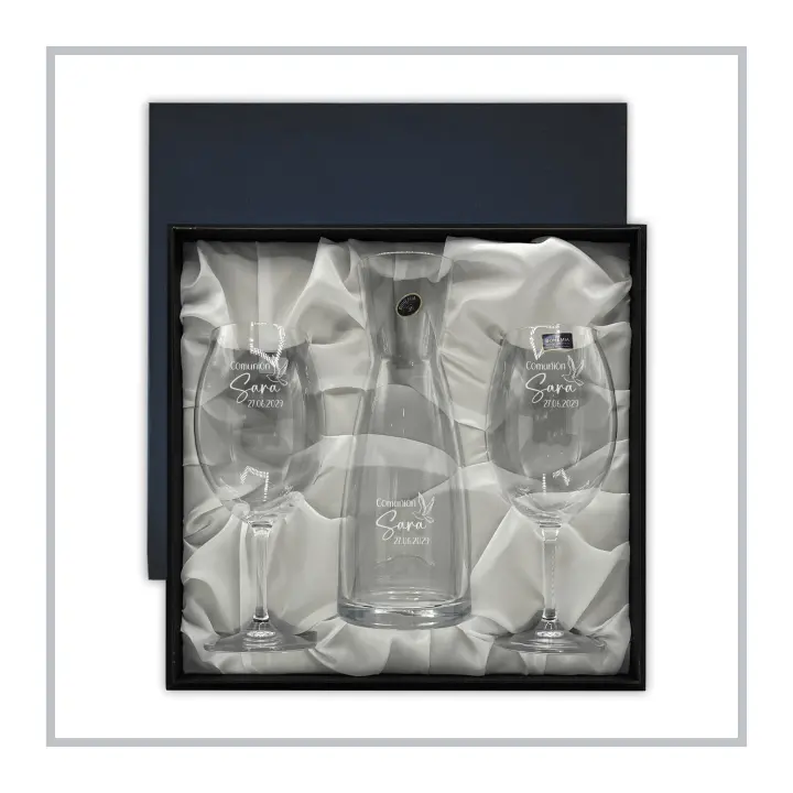 RegaloVip.es - 2 Copas y Decantador con Estuche Azul, copas personalizadas, detalles únicos de boda, amantes del vino, regalo perfecto, aniversarios, decoración elegante en casa, celebración y momentos especiales. - 1