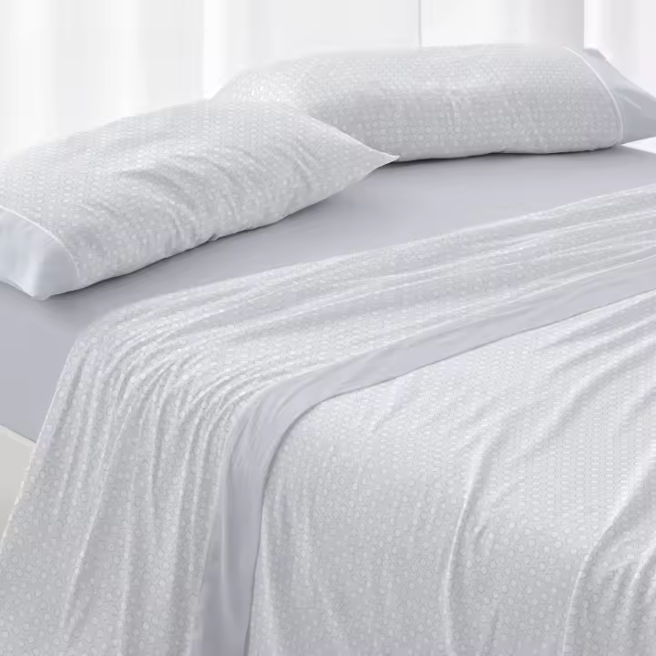 Juego sábanas Diseño 624. BURRITO BLANCO. Incluye sábana encimera, bajera y 1/2 fundas de almohadas. Estampado geométrico de octágonos.Disponible en color  Azul, menta y piedra. 100% Algodón. Tamaños 90, 105, 135, 150-160, 180 y 200cm - 1