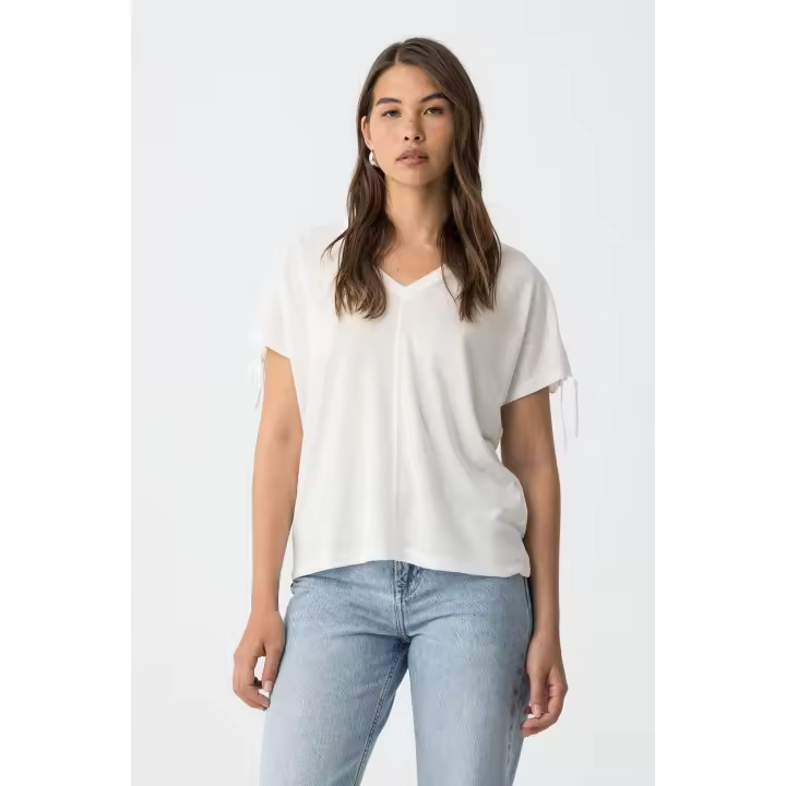 Camiseta Pepita blanca de tiffosi. Camiseta muy fresca y fluida en color blanco, las mangas tienen lazos reguladores. Fondo de armario imprescindible para esta temporada - 1