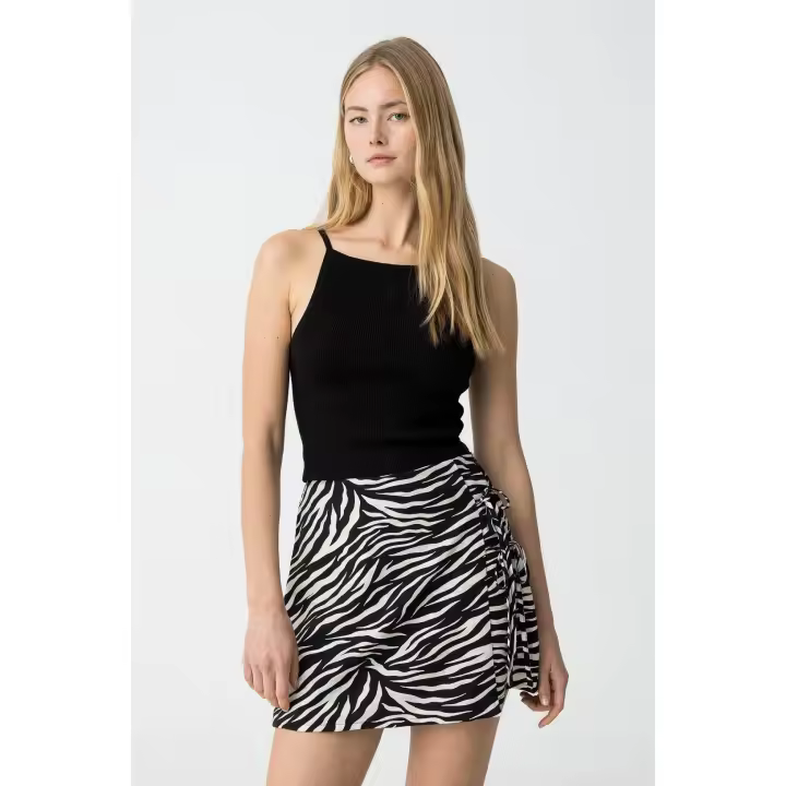Falda pantalón Pipa de Tiffosi. Falda con total print de cebra, con cordones ajustable en los laterales y cremallera - 1