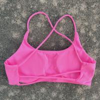 Sujetador De Fitness Para Mujer En Color Sólido Con Espalda Cruzada Y Holes Con Almohadillas De Pecho Top Deportivo De Gimnasio Push Con Cuatro Strapas - details 3