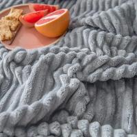 Manta De Felpa Coral Sólida 70x100cm Para Sofá Y Dormitorio Manta Pequeña Para Aire Acondicionado Suave Y Cálida Para Adultos Verano - details 4