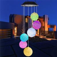 Lámpara colgante de jardín con 6 luces LED solares y carillón de viento que cambia de color - details 2