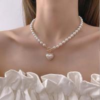 Collar con colgante de corazón de perla para mujer, gargantilla con forma de corazón, delicado collar de perlas blancas Y2k con cadena de perlas, joyería de perlas - details 0