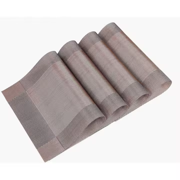 -- Juego de 4 manteles individuales de PVC lavables, resistentes al calor, antideslizantes, para cena, cocina, sala de estar, jardín o comedor, restaurante, color marrón - 1