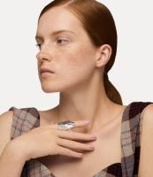 Anillo de Armadura de Vivienne Westwood, viene con Caja De Regno original. Es El Giunte más original para Familiares y Amigás.(antes de hacer un Pedid, Elija las opciones de Color y tamaño que desee) - details 2