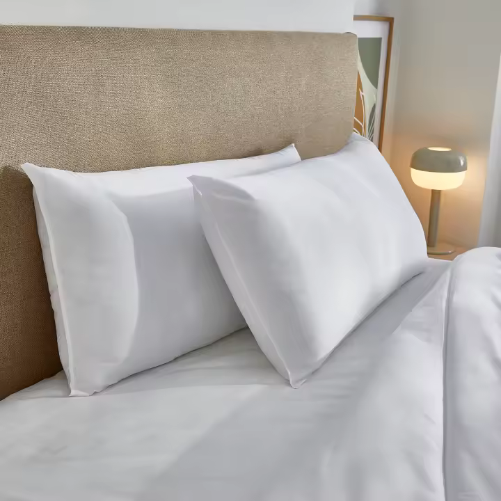 Almohada de Fibra Transpirable con Tacto Plumón y Tratamiento Dermoprotector Aloe Vera – Firmeza Baja, Ideal para Dormir Boca Abajo - 1