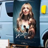 Bandeera De Cumpleaños Con Diseño De Banderas Grande De Sabrina Carpenter Decoración Interesante Para Fiesta De Cumpleaños Banner De Poliéster Tamaño Variado - details 10