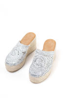 Lyla Wang Sandalias zueco mujer con cuña alta de espartos y plataforma con diseño crochet - details 7
