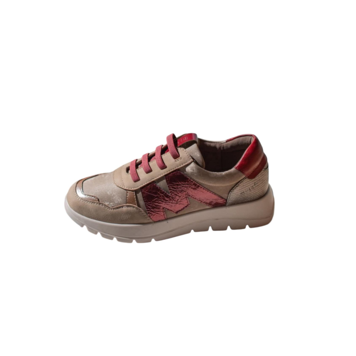 Zapato deportivo casual de señora 622 MYSOFT. zapato mujer Fabricado en varias texturas en color beige y burdeos. Cierre mediante cordones elásticos en color burdeos y plantillas extraíbles. Suela gruesa para una mayor comodidad.