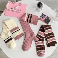 3 Pares De Medias Largas De Punto Para Mujer En Colores Rosados Estilo Universitario Cómodas Transpirables Absorbentes De Sudor Casual - details 2