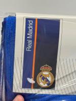 Toalla Playa Piscina infantil Real Madrid Franja Bandera azul Oficial 70x140cm de microfibra para niños - details 3
