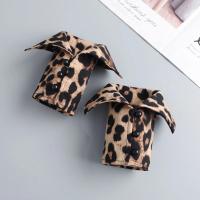 Pantalla De Mano Con Codos Para Mujer Estampado De Leopardo Estilo Retro Europeo Y Americano Con Borlas Decorativas 3D Versátil Para Mujer - details 7