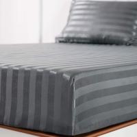 Juego de cama Queen con sábanas de satén y seda, color gris oscuro, suave y fresco, con bolsillos profundos, hipoalergénico, resistente a las arrugas y a la decoloración, juego de sábana ajustable de 3 piezas y funda de almohada a rayas. - details 2